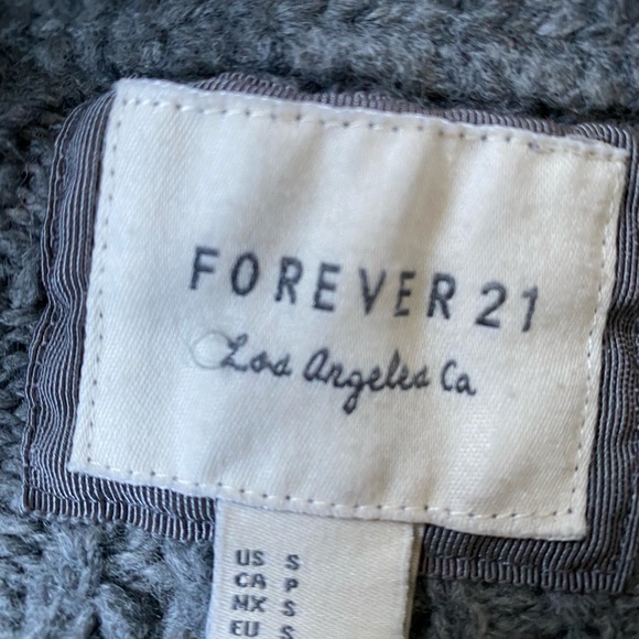 Forever 21 sweater - Picture 2 of 4